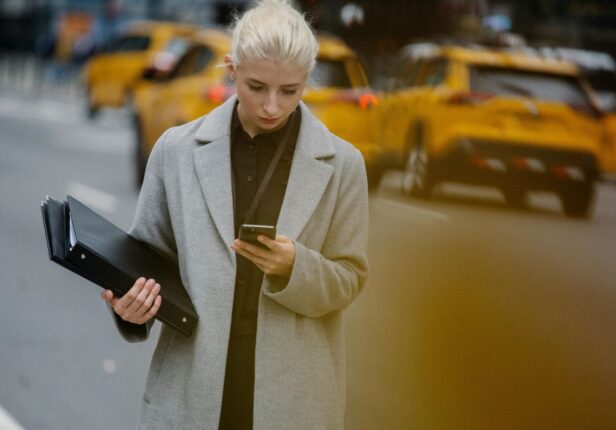 How Online Taxi Booking Makes Travel Easier